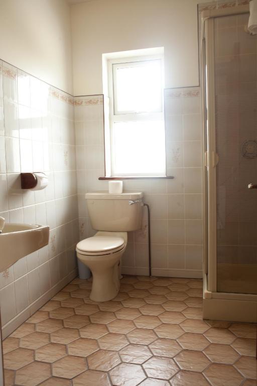 Отель Grovemount House Эннистимон Номер фото