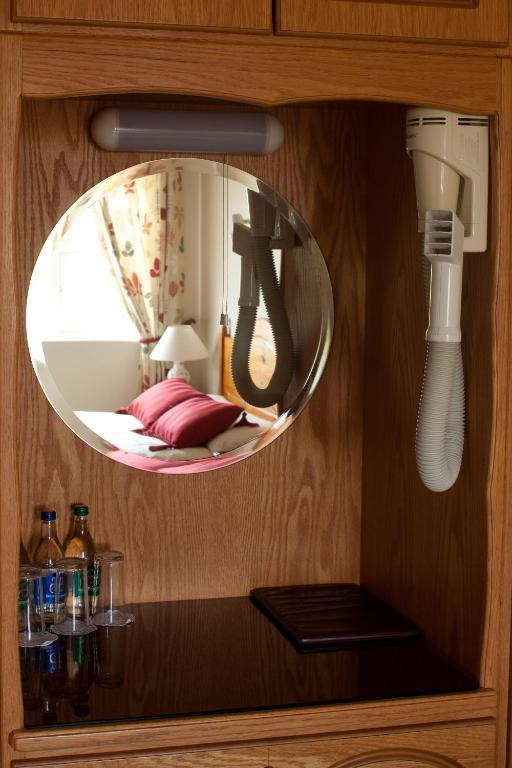 Отель Grovemount House Эннистимон Номер фото